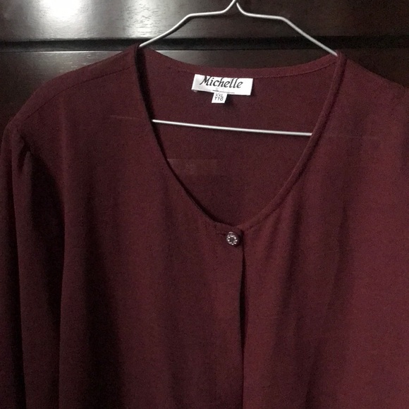 3/$30 Burgundy open front top - Picture 1 of 3